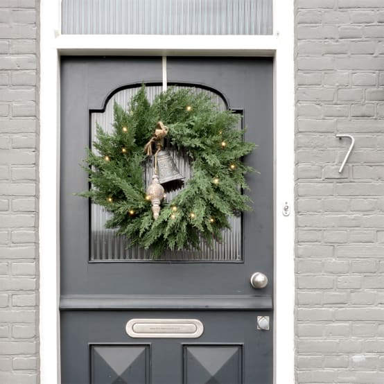 Couronne de Noël artificielle Ø45 cm - style cyprès - Little Grove – Image 2