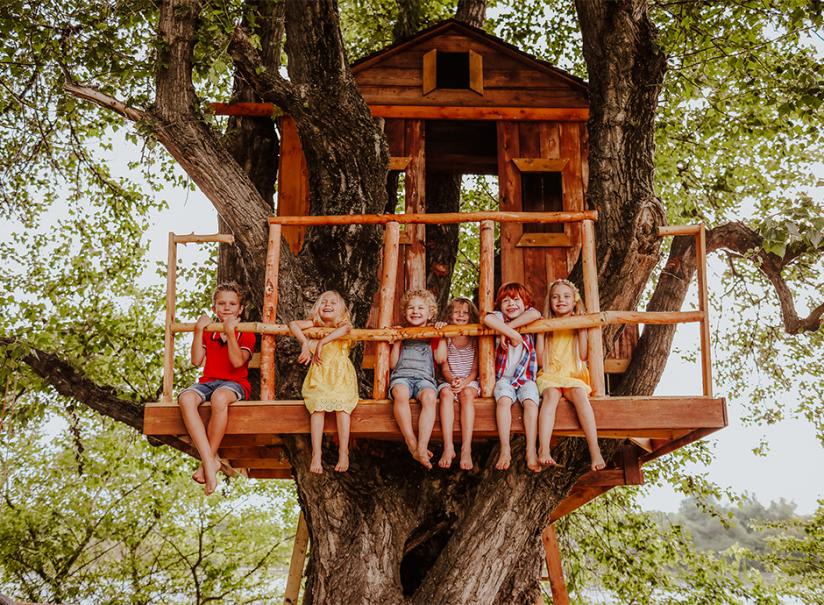 La cabane en bois pour enfant – au coeur de votre aire de jeux