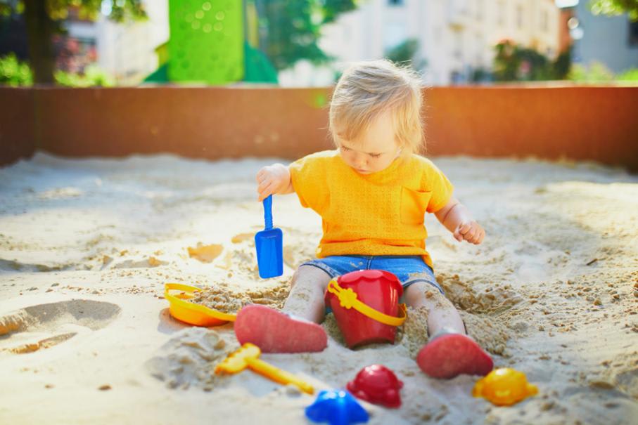 Bac à sable en forme de coquillage pour enfant