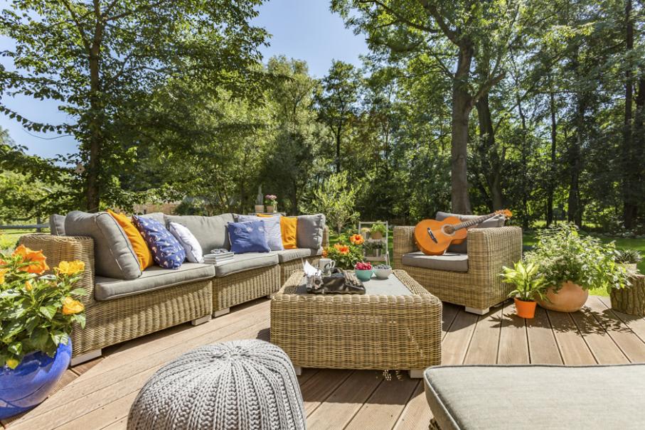 Rendez vos chaises de jardin plus confortables avec ces coussins