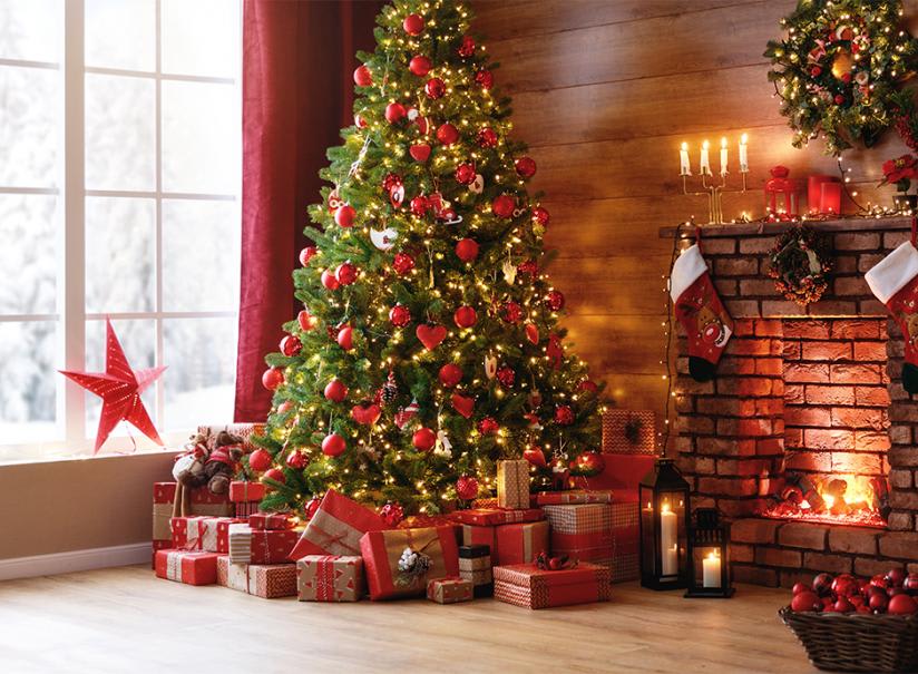 comment décorer le sapin de Noël en guirlandes lumineuses  Deco noel sapin,  Comment décorer un sapin de noël, Décoration sapin de noel