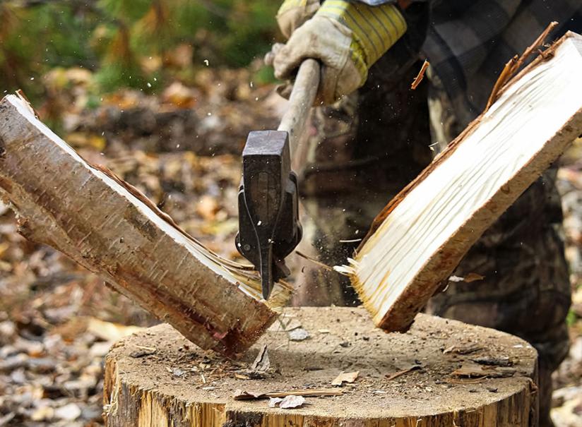 Comment fendre rapidement le bois avec un coin éclateur ?