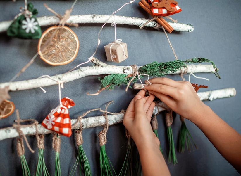 DIY : Fabriquer un sapin de Noël mural pratique pour les petits